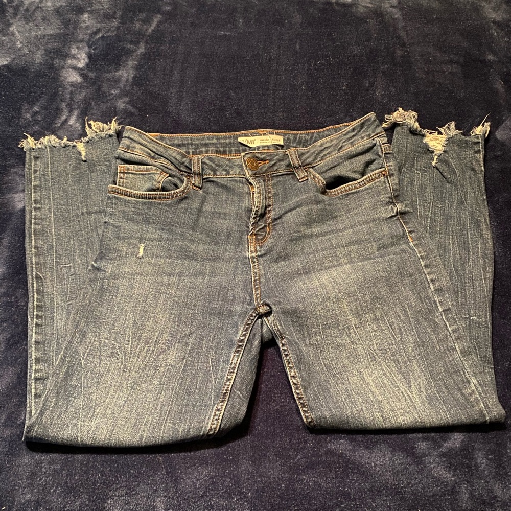 Denim distressed jeans. Size 9/29 very cute on